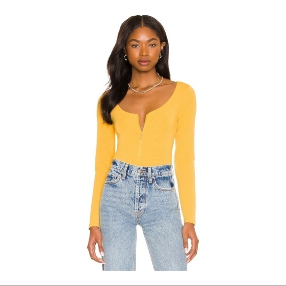 BB Dakota by Steve Madden Tops - BB Dakota Gold Top Steve Madden Long Sleeve Scoop Neck Front Zip Sunflower S